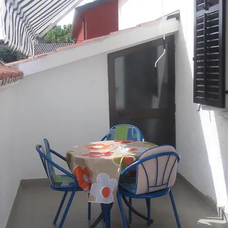 Διαμέρισμα Mari *