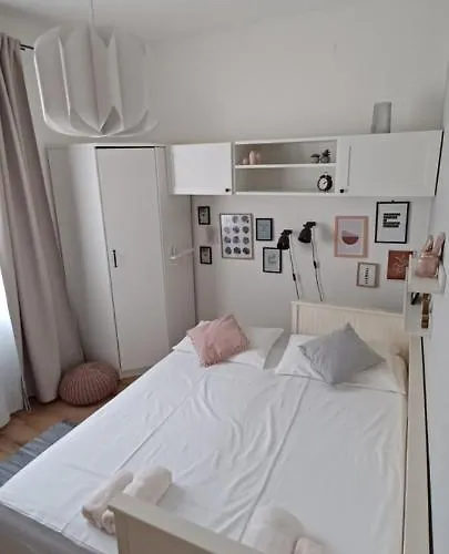 Mari * Novigrad Istria